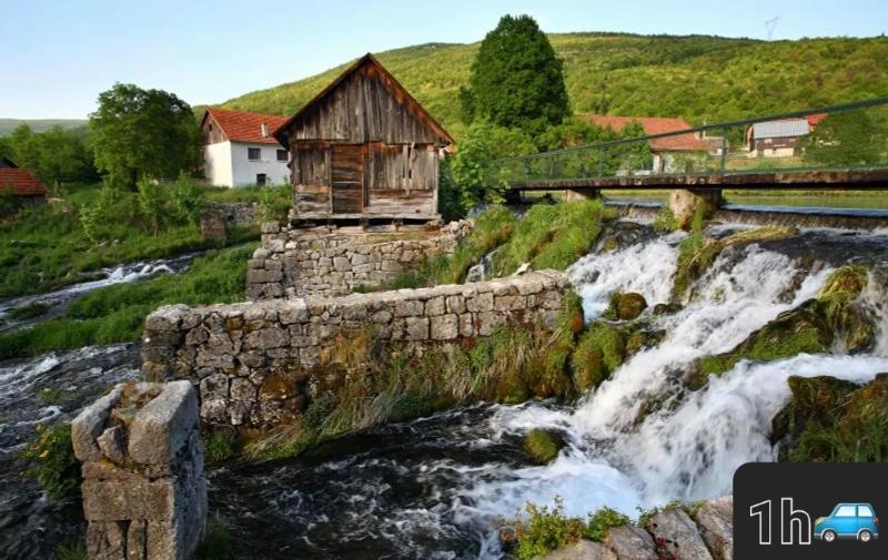 Villa Ruralna Kuca Za Odmor Lika Lovinac  Exterior foto